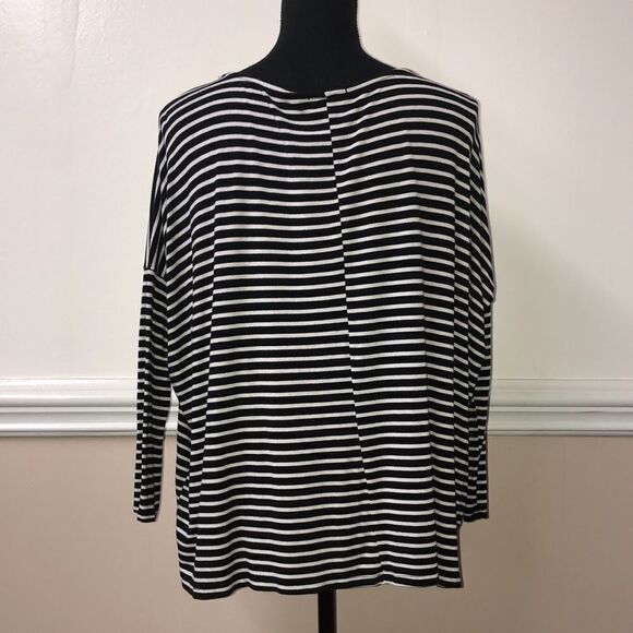 Charlotte Russe Stripe Tee - Picture 2 of 3